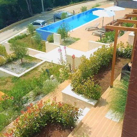 Cozy Apartments With Pool And Splendid Seaview Kavac Bagian luar foto