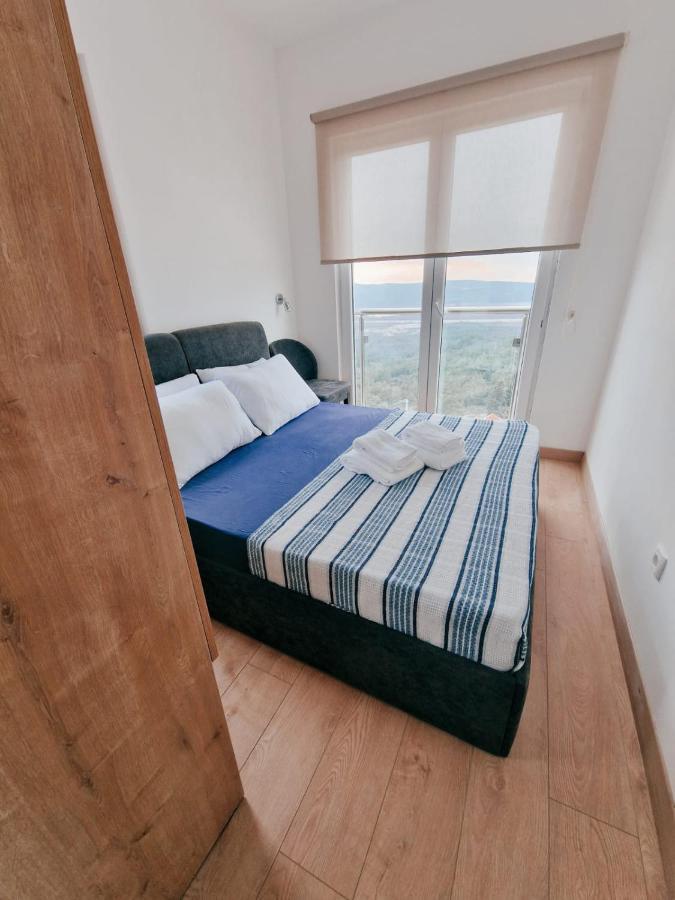 Cozy Apartments With Pool And Splendid Seaview Kavac Bagian luar foto