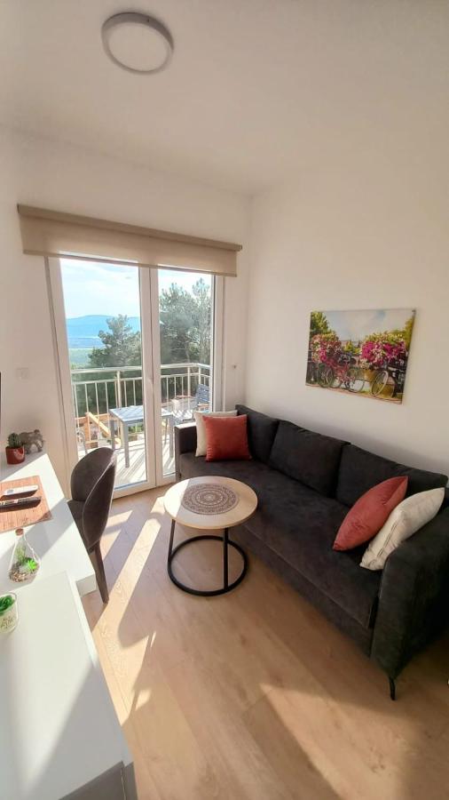 Cozy Apartments With Pool And Splendid Seaview Kavac Bagian luar foto