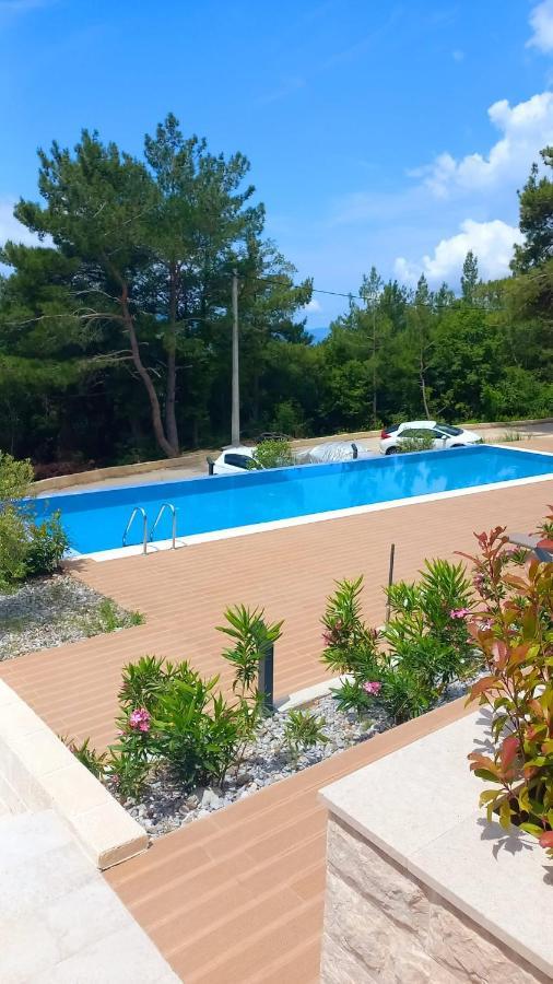 Cozy Apartments With Pool And Splendid Seaview Kavac Bagian luar foto